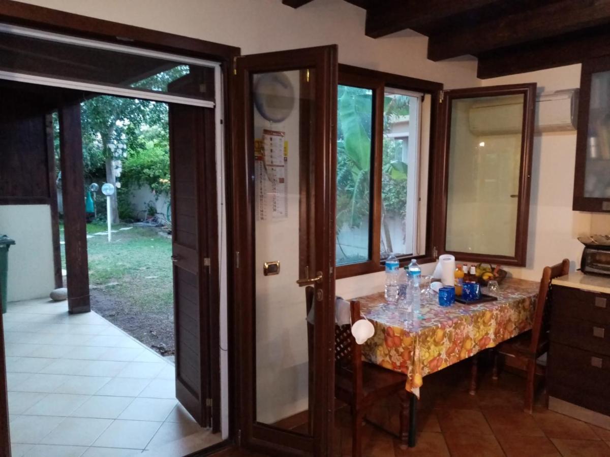 Brezza Di Mare Appartamento In Villa Con Giardino E Spiaggia ,Casa Vacanze Al Mare Quartu SantʼElena Εξωτερικό φωτογραφία